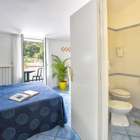Terme Miramonte E Mare ホテル